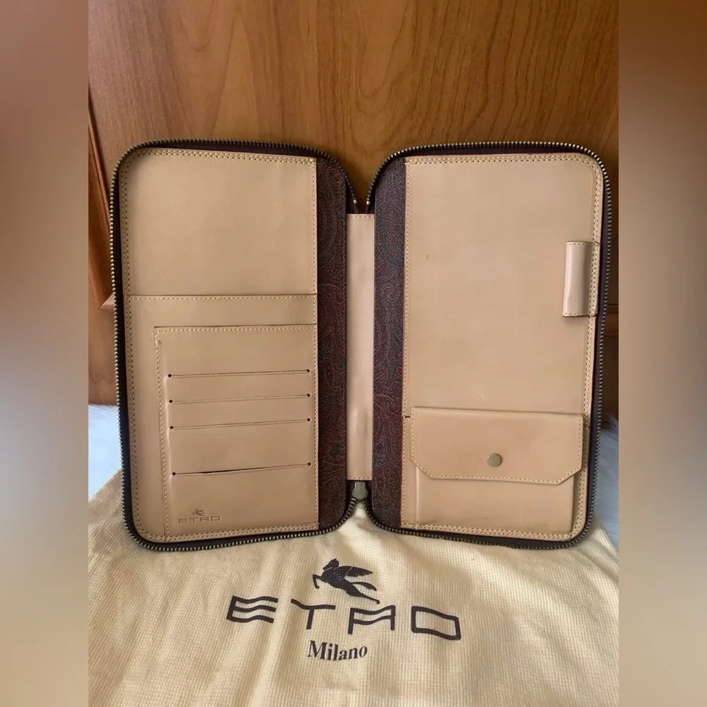 Beautiful ETRO Organizer in PVC and Leather, Bordeaux♥️ - Picture 14 of 16